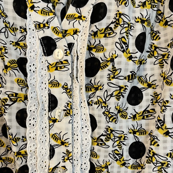 ModCloth Bee Sleeveless Blouse - Picture 2 of 6